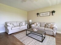 Building Photo - 620 Horizon W