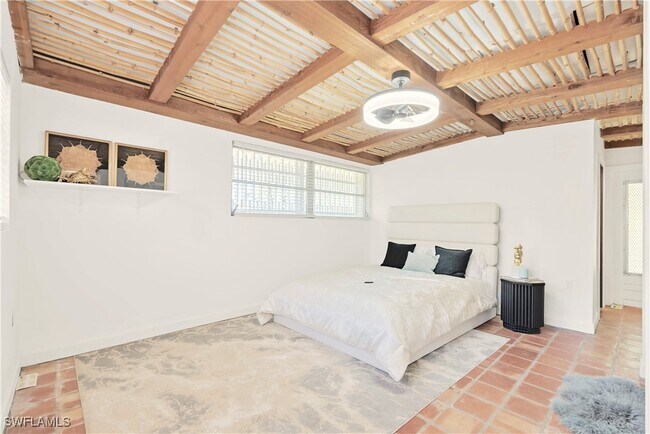 Building Photo - 2125 Marina Dr