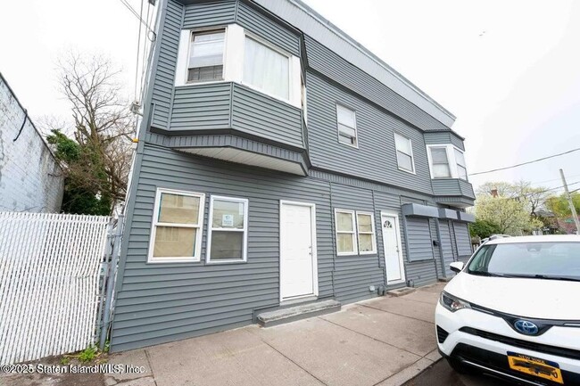 Building Photo - 5448 Arthur Kill Rd