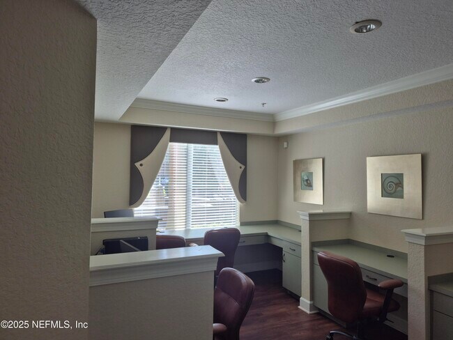 Building Photo - 8539 Gate Pkwy W