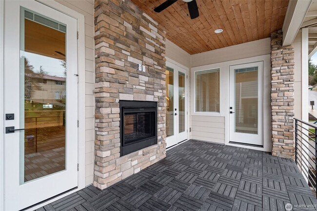 Building Photo - 7585 S 130th Pl