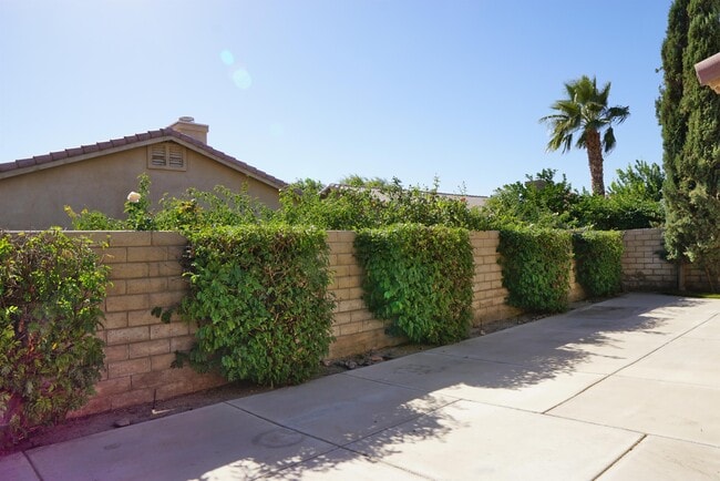 Building Photo - 82381 Grant Dr