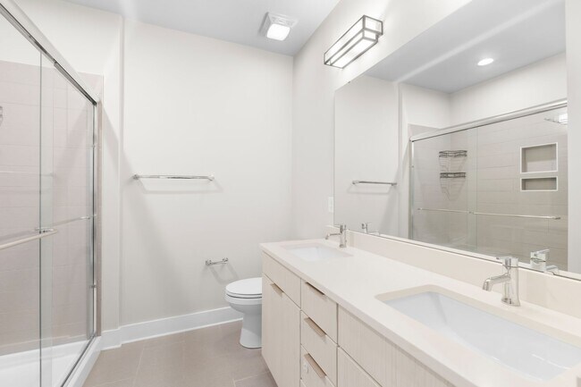 Building Photo - Beautiful Townhome in the Heart of Wesley Heights