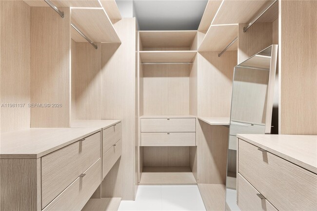 Building Photo - 851 NE 1st Ave