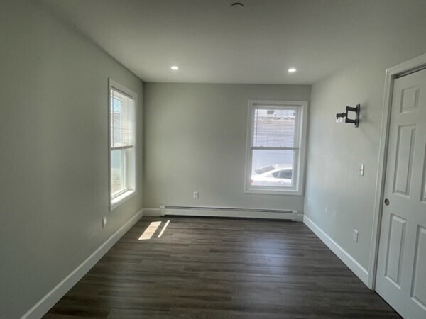 Building Photo - 129 Pleasant St