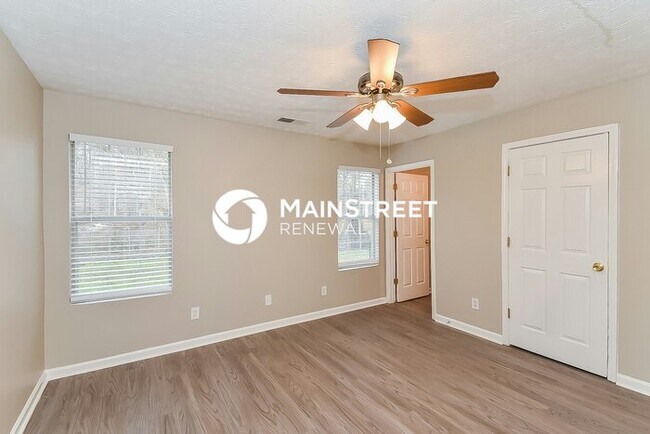 Building Photo - 3 Bedroom Pet-Friendly Home in Ellenwood, GA with Main Street Renewal