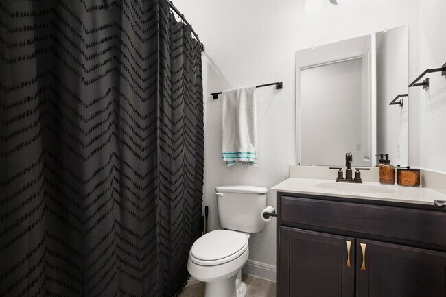 Building Photo - 385 Barnhill Lp