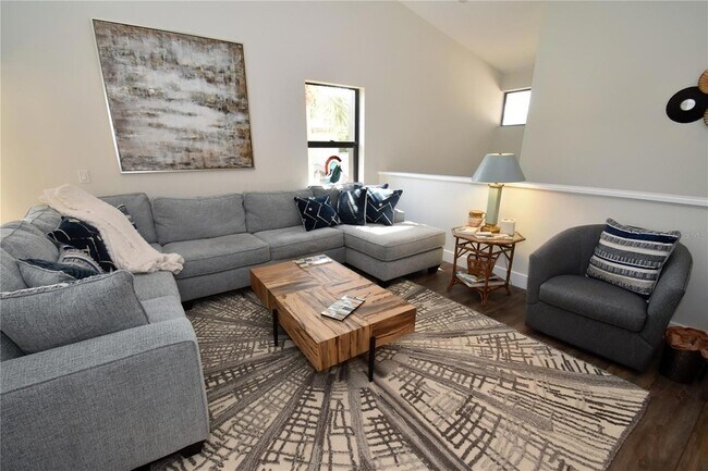 Building Photo - 1631 Starling Dr