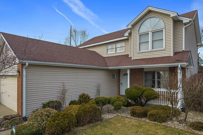 Building Photo - 2422 Cedar Crest Dr