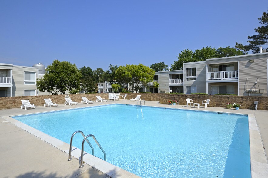 Woodberry Forest 914 S Oriole Cir Virginia Beach VA 23451 Apartment