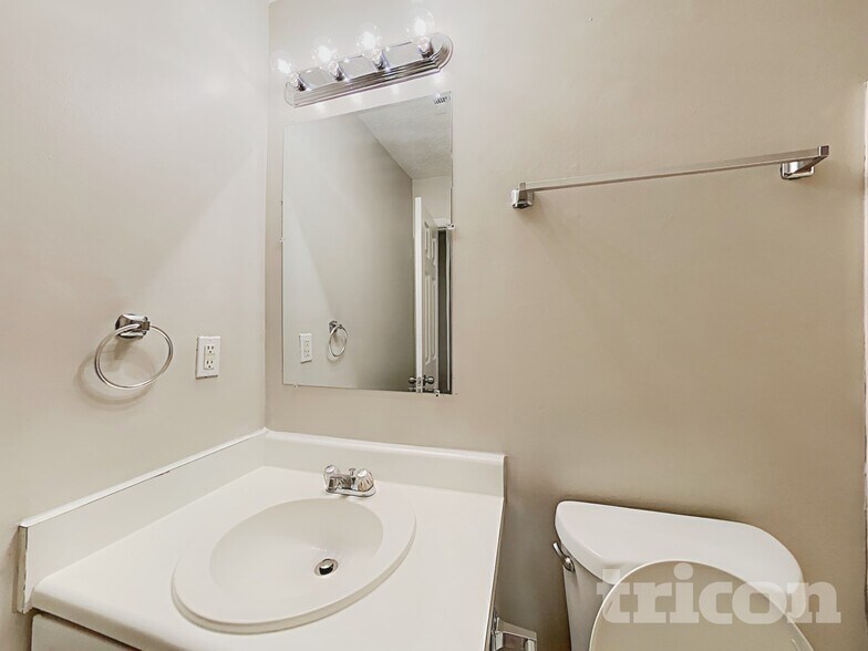 Building Photo - 8583 Misty Creek Cir