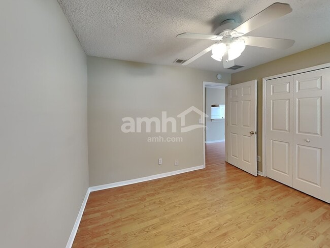 Building Photo - 12131 Woodglen Cir