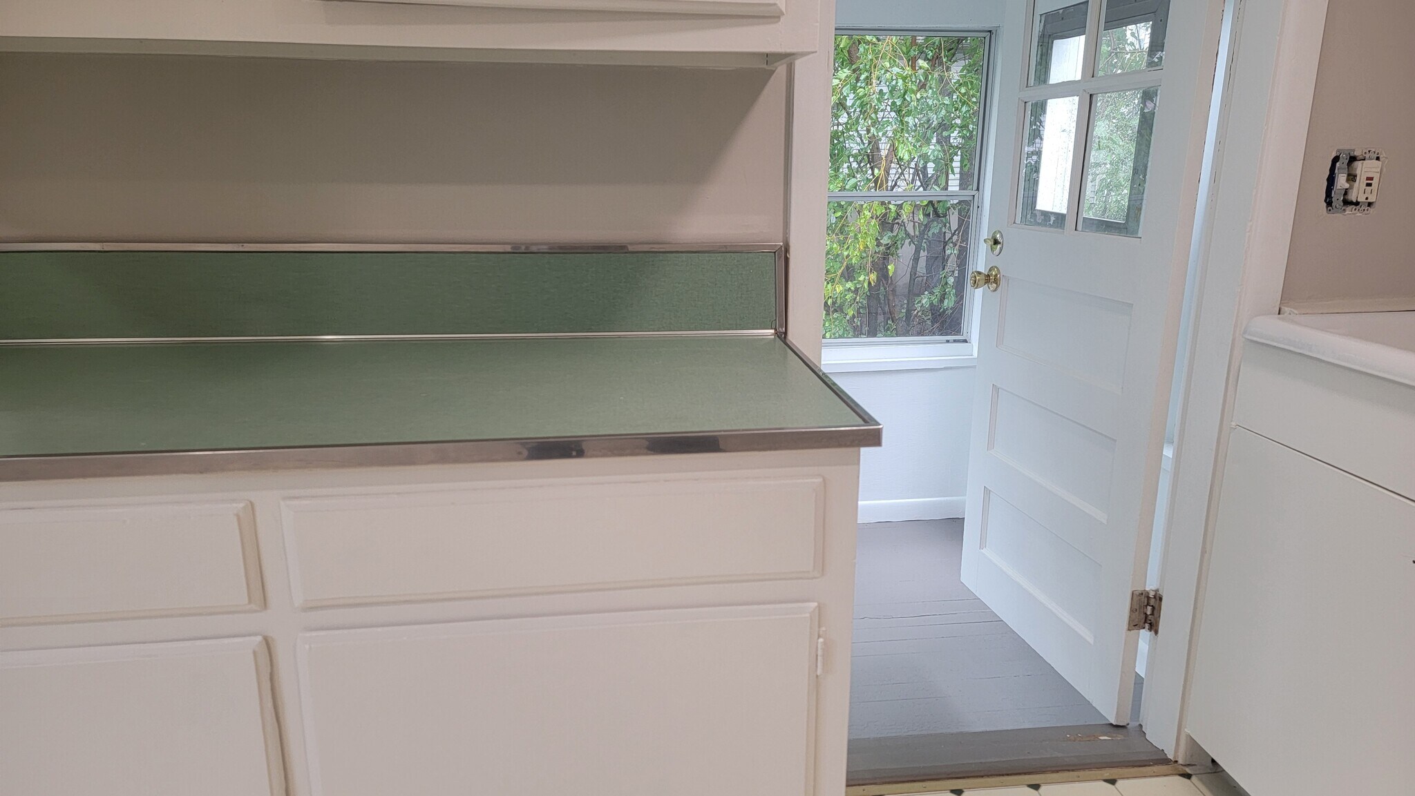 Kitchen - 30 Leuvine St