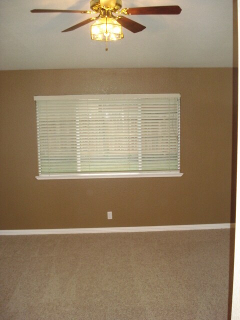 Building Photo - 1421 Everett Way