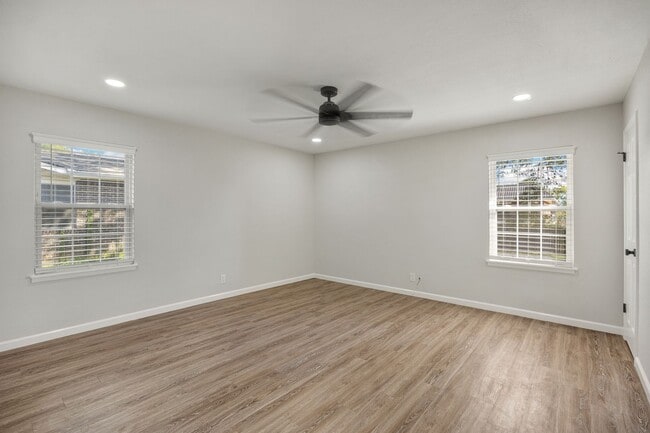 Building Photo - Completely Remodeled Four Bedroom