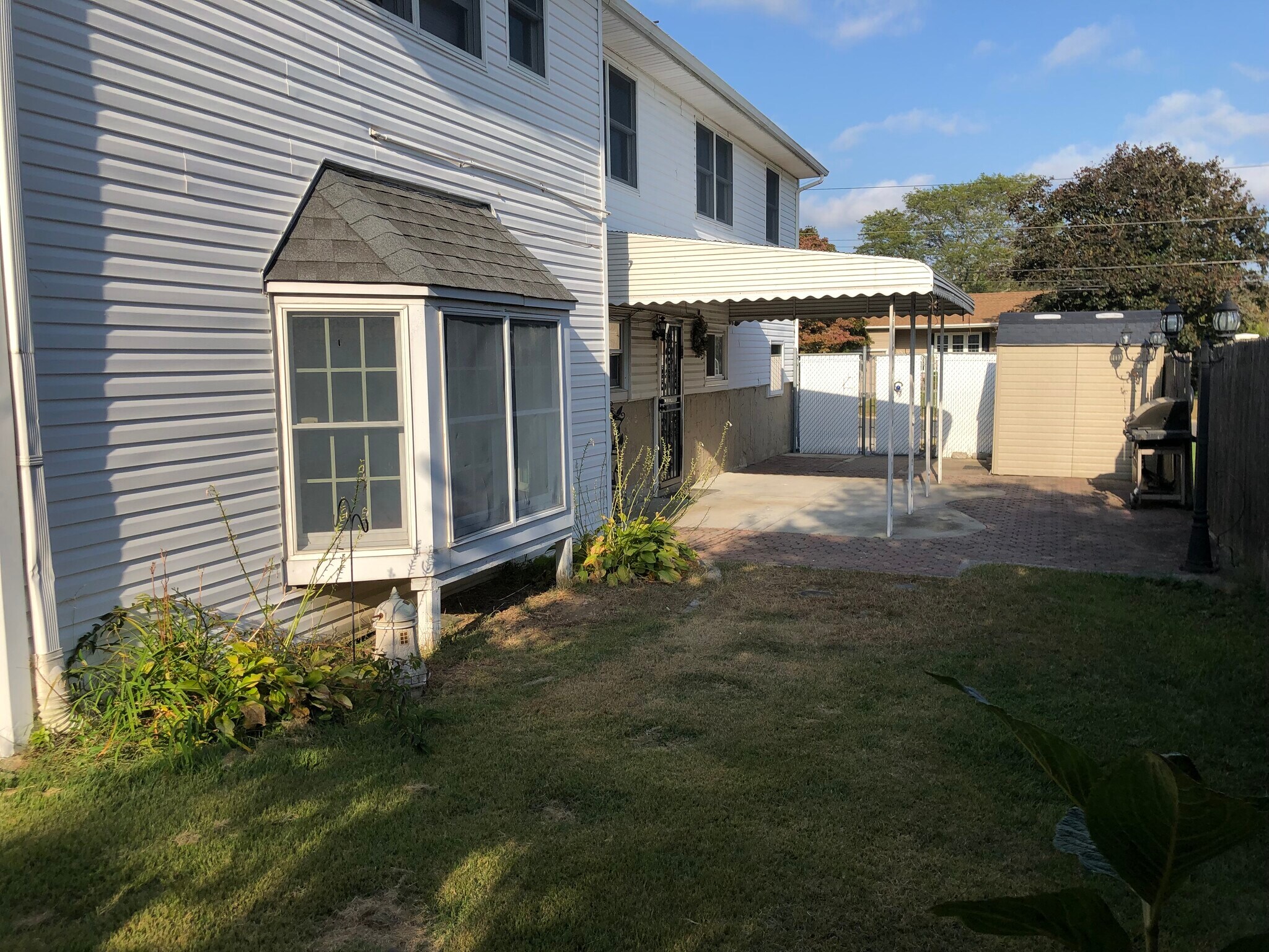 Building Photo - 72 W 16th St