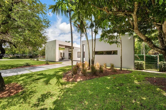 Building Photo - 15315 SW 84th Ave