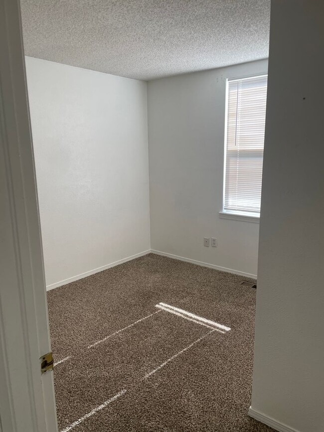 Building Photo - Available soon, 3 bd 1 bath rental in Parker CO 80134