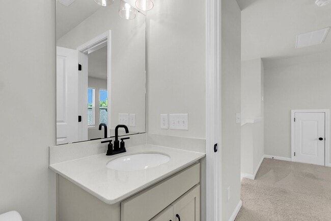 Building Photo - Beautiful 3 Bedrooms, 3.5 Bathrooms Home i...