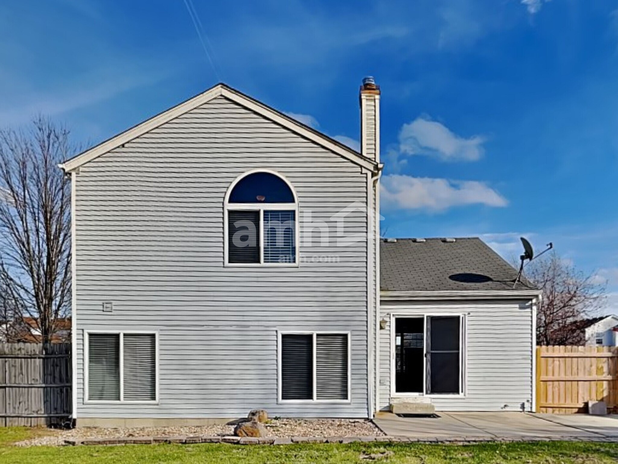 Building Photo - 915 Mission Blvd