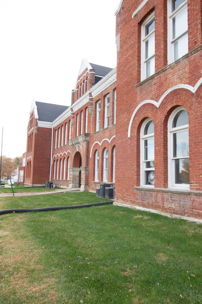 Building Photo - 1012 S 24th St