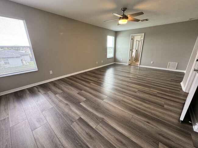 Building Photo - 1722 NW 5th St