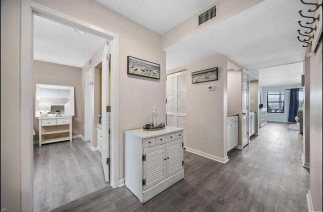 Building Photo - 501 Maison Dr