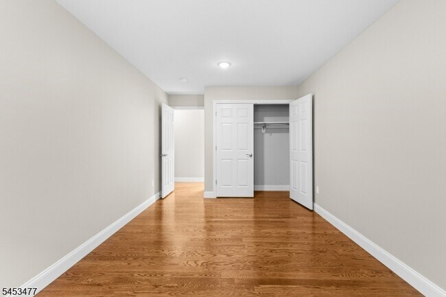 Building Photo - 806 2nd Ave