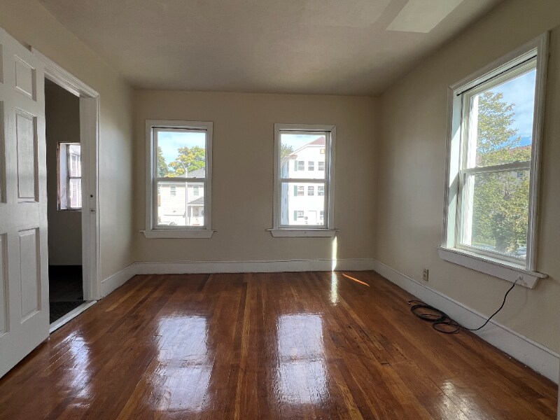 Building Photo - 42 Houghton St