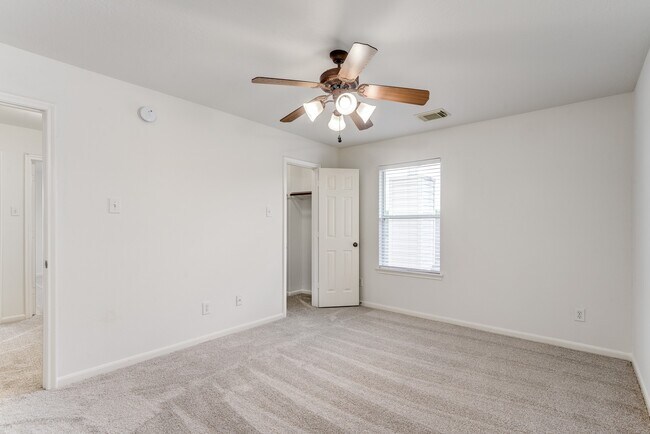 Building Photo - 16906 Shoal Park Dr