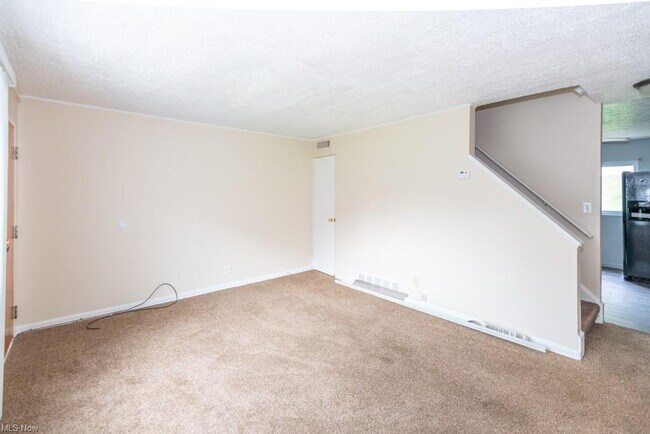 Building Photo - 211 Dalepark Dr