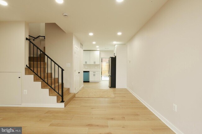 Building Photo - 1625 Montello Ave NE