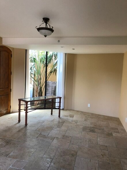 Garden view from Main - 1817A Sheridan Rd