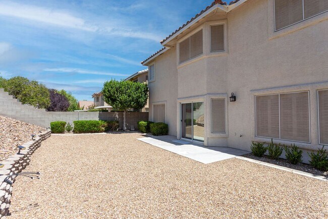 Building Photo - 809 Royal Birch Ln