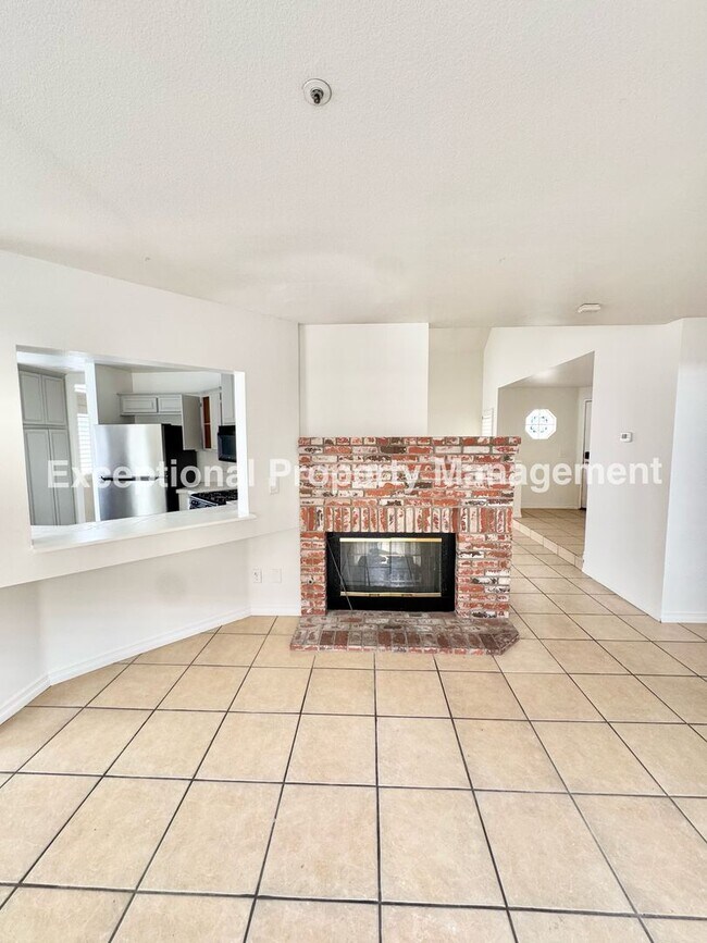 Building Photo - 16202 Trailwinds Dr