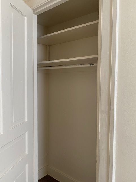 Building Photo - 2nd Floor 1 BR Apt Located On Derry St