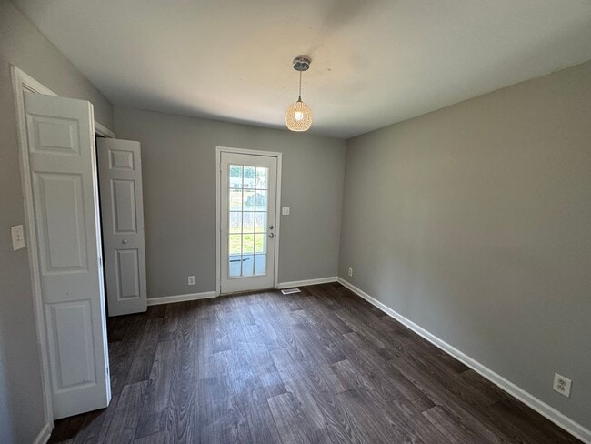 Building Photo - Single Family Home in Clarksville
