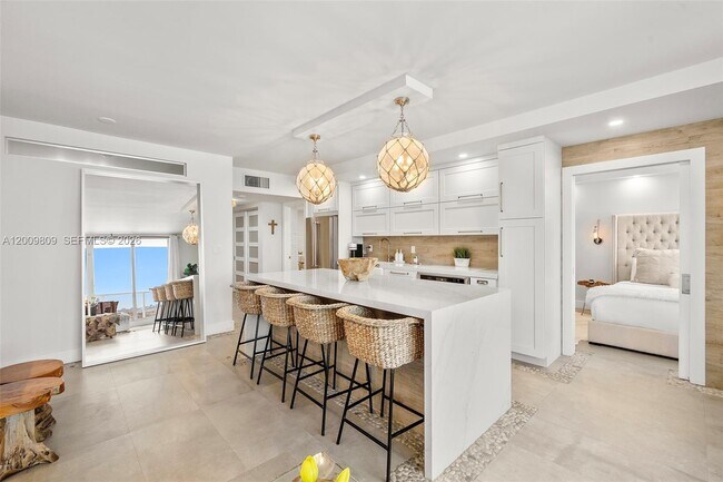 Building Photo - 2301 Collins Ave