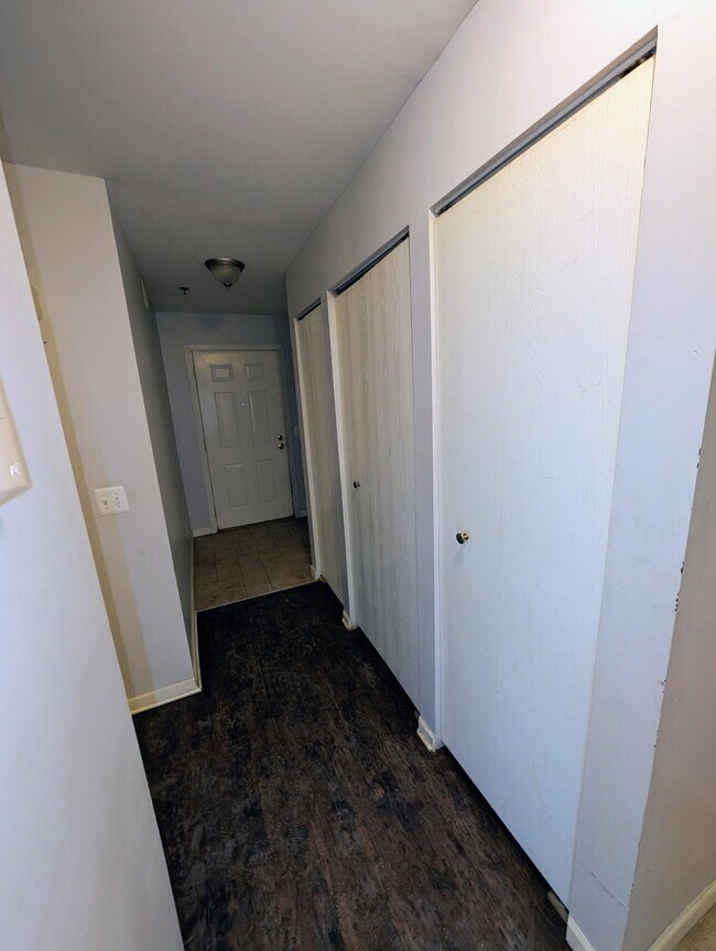 Building Photo - 849 Brandon Ave