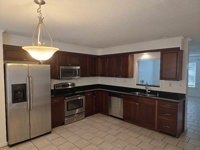 Building Photo - 70 N McLean Blvd