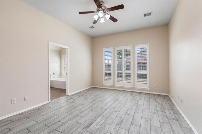 Building Photo - 17515 Burkhart Ridge Dr