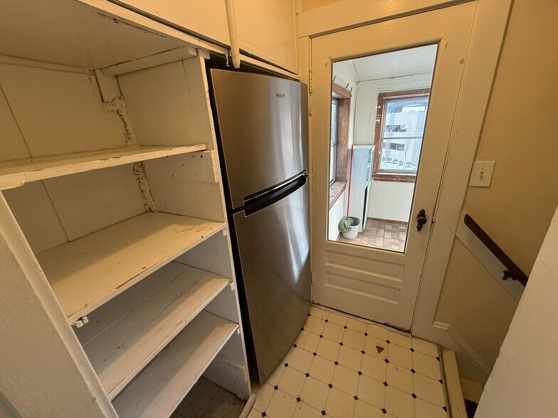 Building Photo - 20 Birch Rd