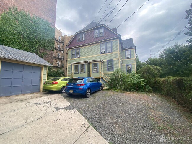 Building Photo - 121 Livingston Ave