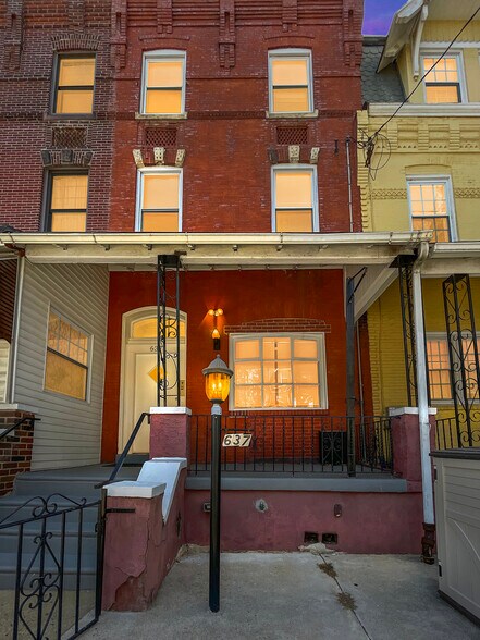 Building Photo - 637 N 32nd St