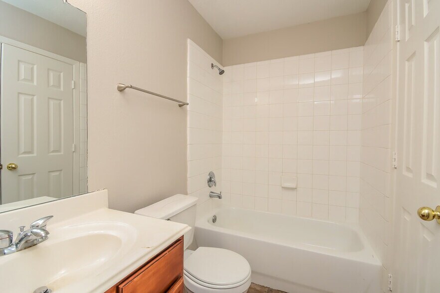 Building Photo - 21506 Lovis Way