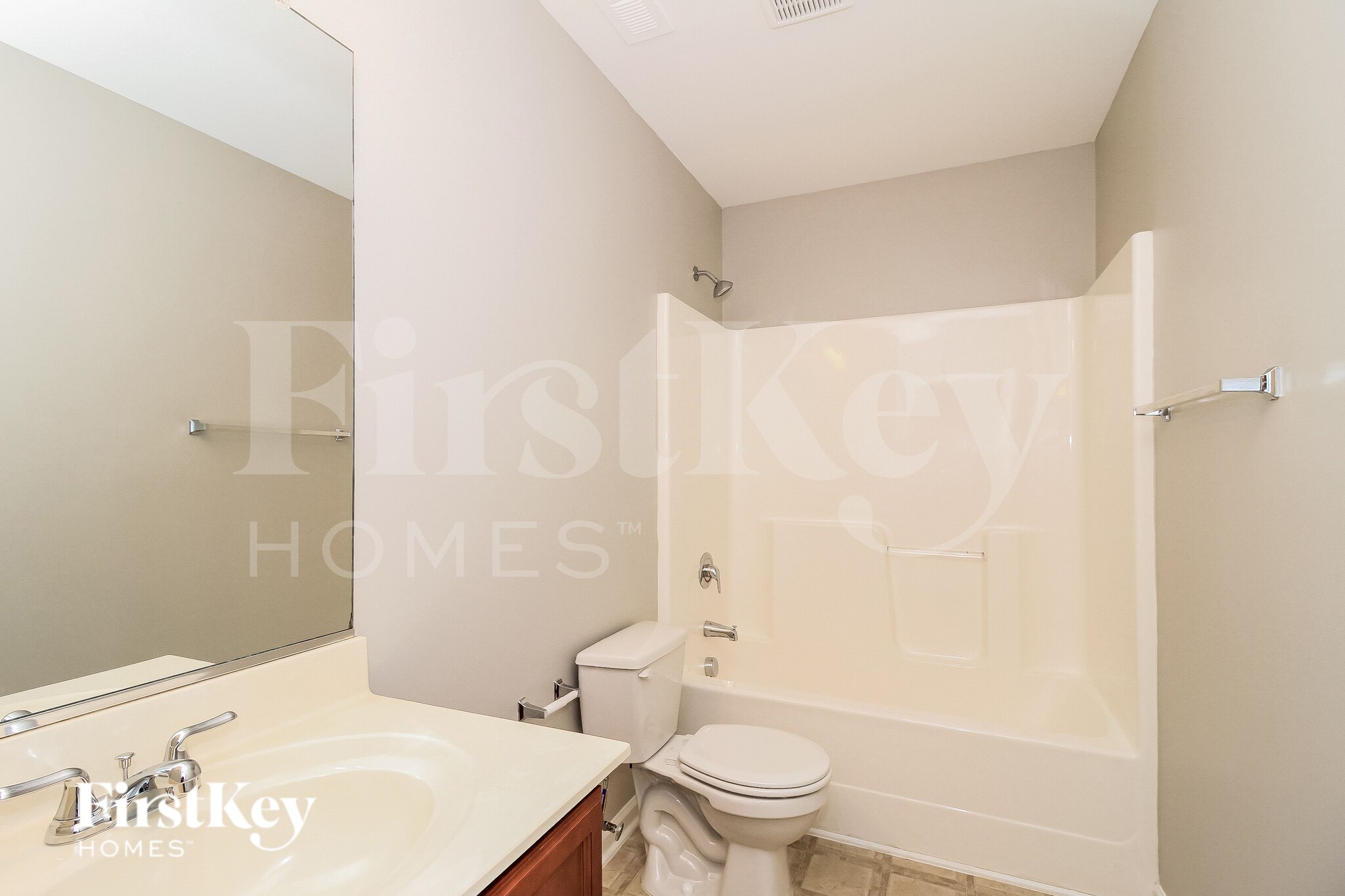 Building Photo - 667 Field Crossing Ct