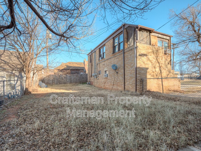 Building Photo - 1801 NW 22nd St