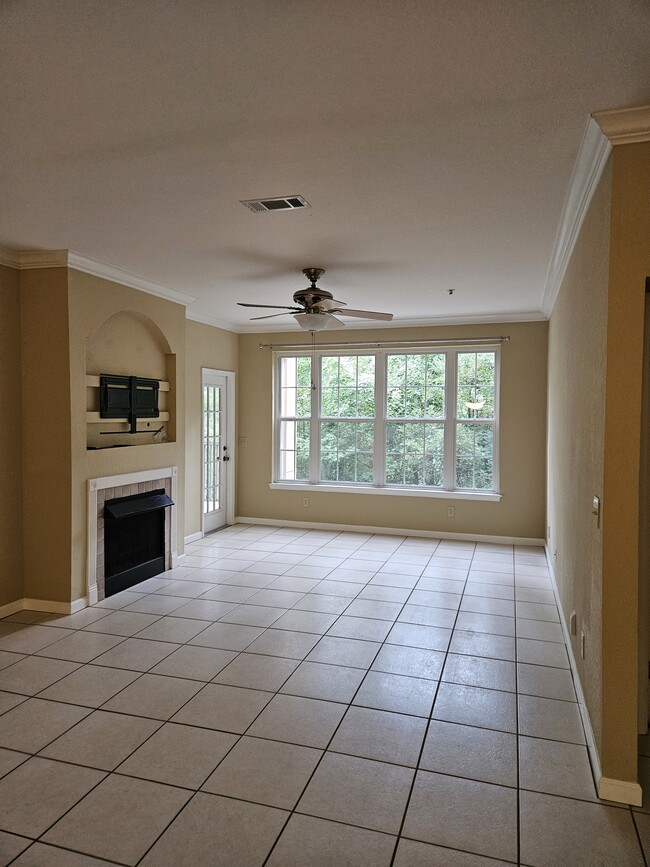 Building Photo - 13810 Sutton Park Dr N