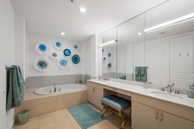 Building Photo - 63 Isle of Venice Dr