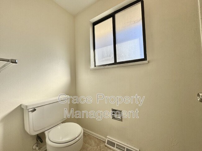 Building Photo - 5728 S Kenton St